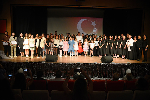 Giresun Belediye Konservatuvarı’ndan yıl sonu gösterisi <
