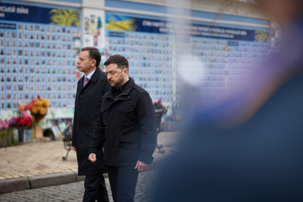 Zelenski: Tüm savunucularımızın anısı sonsuza dek yaşasın<