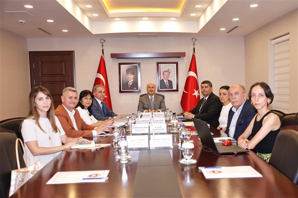 Adana Valisi Köşger, Karataş Sahil Düzenleme Projesi'ni değerlendirdi
