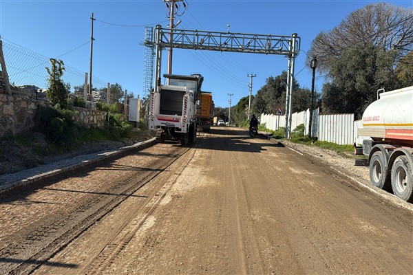 Muğla'da yol yapım çalışmalarına başlandı