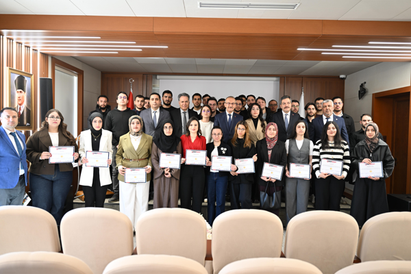 “Türkiye Siber Vatan Programı” kapsamında eğitim alan öğrencilere sertifikaları verildi<