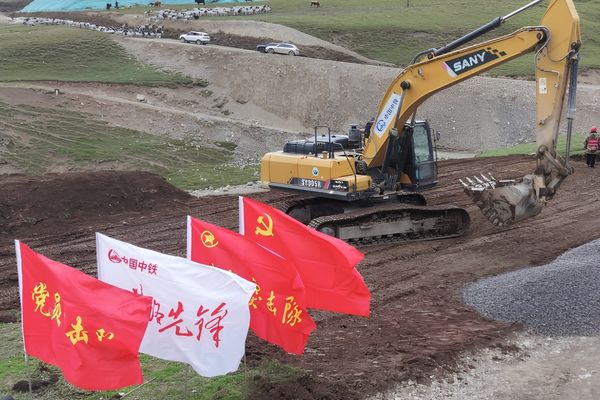 2026’da Xinjiang bölgesinde 523 öncelikli proje uygulanacak<