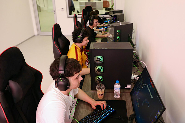 Mudanya Gençlik ve Spor Merkezi hizmete açıldı<