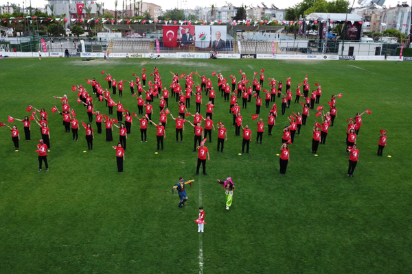 Mimar Sinan Akademi’den 19 Mayıs gösterisi<