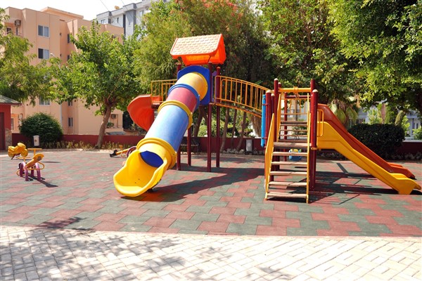 Alanya'da kullanılamaz hale gelen parklar yenileniyor