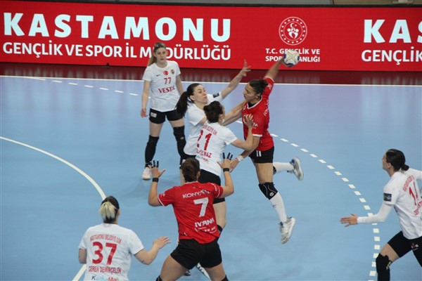 Kadınlar Süper Ligi Final Serisi'nde Kastamonu Belediyesi 2-0 öne geçti