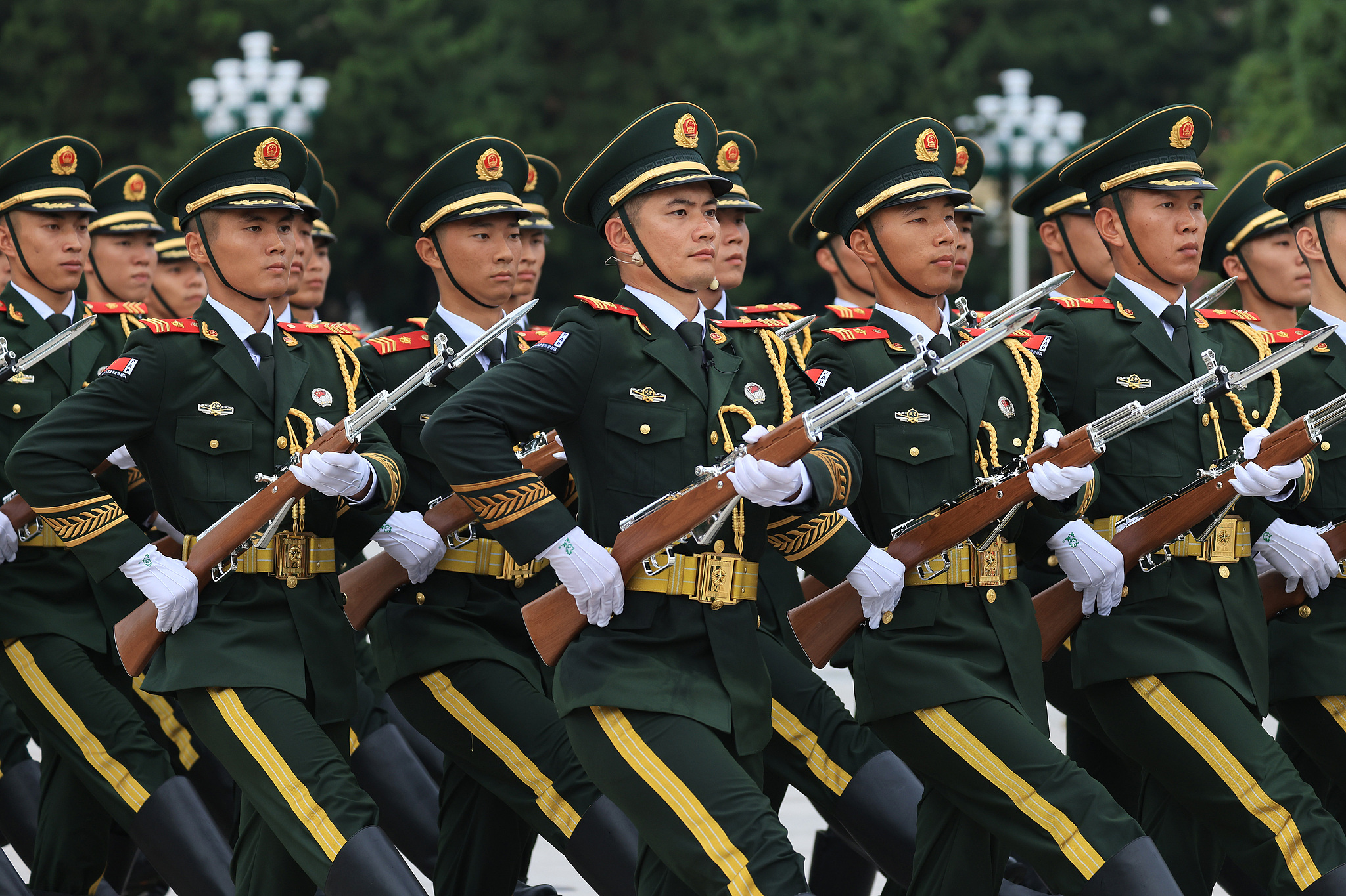 Xi’nin güçlü ordu temalı yeni kitabı yayımlandı