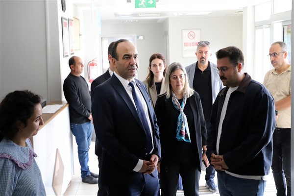 Şanlıurfa İl Sağlık Müdürü Berk, Viranşehir'deki sağlık tesislerini ziyaret etti