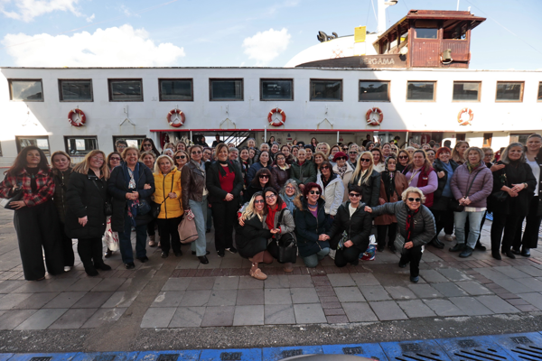 Bergama vapuru Konaklı kadınları konuk etti<