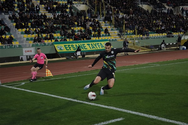 Şanlıurfaspor ile Tuzlaspor 0-0 berabere kaldı