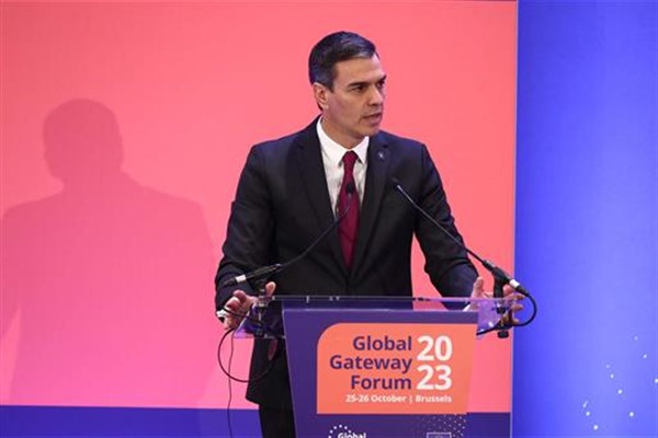 Sanchez: Demokrasi bir anda kaybedilebilir, her gün savunulmalı<