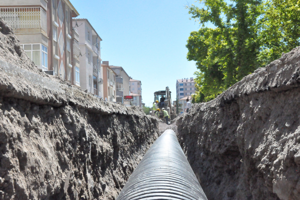 Kayseri'de 110 milyon liralık yağmur suyu altyapı yatırımı sürüyor<