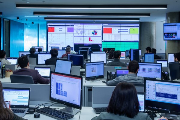 Borsa İstanbul’da dalgalı seyir sürüyor, gözler bilançolarda<