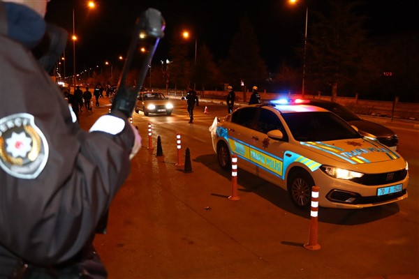 Karaman'da çeşitli suçlardan aranan 11 şahıs yakalandı