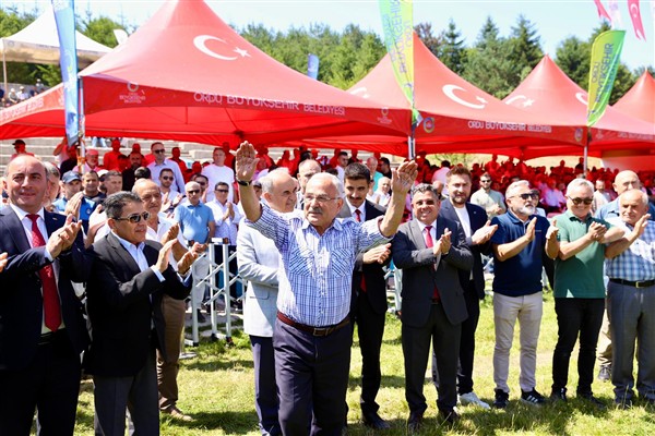 Başkan Güler, Perşembe Yaylası Festivali’ne katıldı 