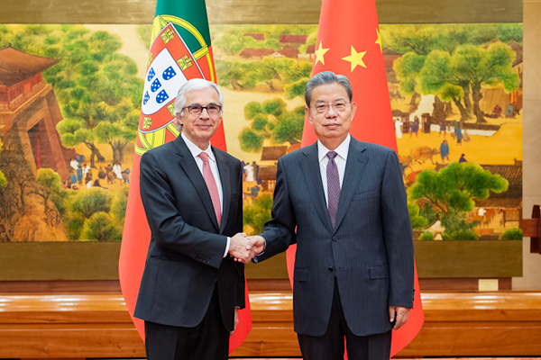 Çin ve Portekiz meclis başkanları bir araya geldi<