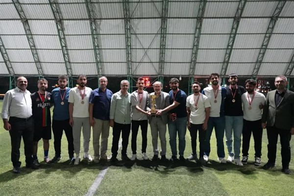 Bingöl Üniversitesi'nde futbol turnuvaları sona erdi