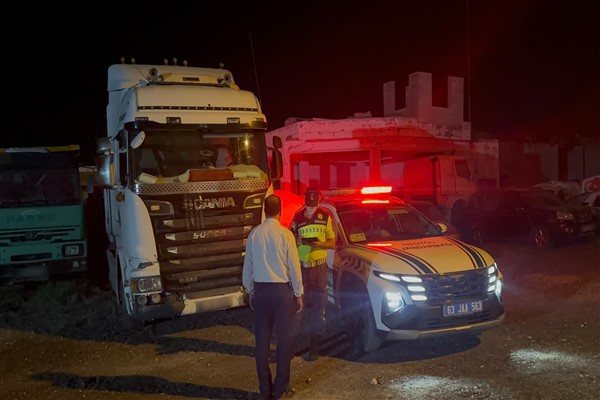 Şanlıurfa’da farklı araca ait plakayı kullanan sürücüye 140 bin lira ceza