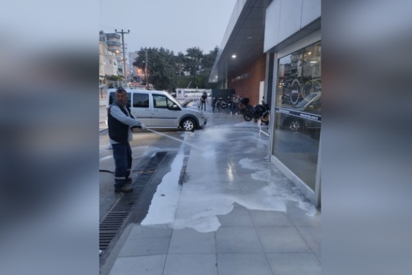Karacabey'de temizlik çalışmaları sürdürülüyor <