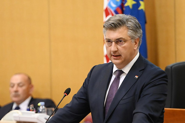 Plenkovic: Bin 725 kayıp kişiye saygı duruşunda bulunuyoruz<
