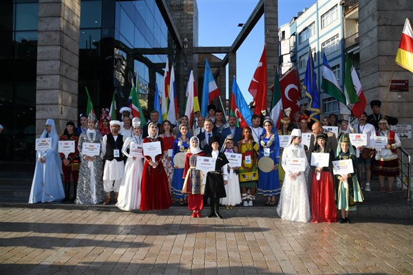 Başkan Genç: Hep birlikte kardeşliğin ve dostluğun ritmini horonla dünyaya duyuracağız<