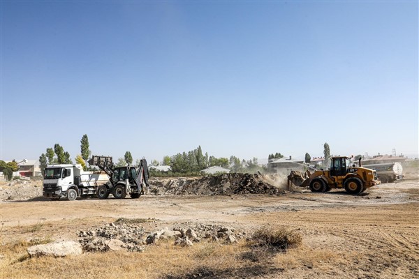 Van'da 1 ayda 9 bin 31 metreküp hafriyat temizlendi