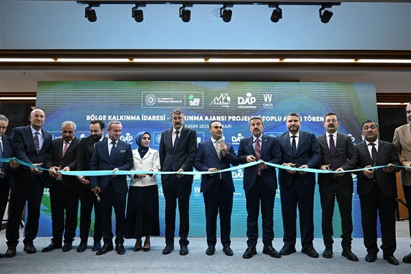 Hakkari’ye 8 yeni yatırım ile Bilim Merkezi ve Milli Teknoloji Atölyesi müjdesi<