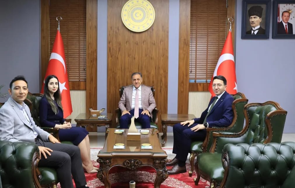 HSK kararnamesiyle atanan savcılardan Bingöl Valiliğine veda ziyareti<