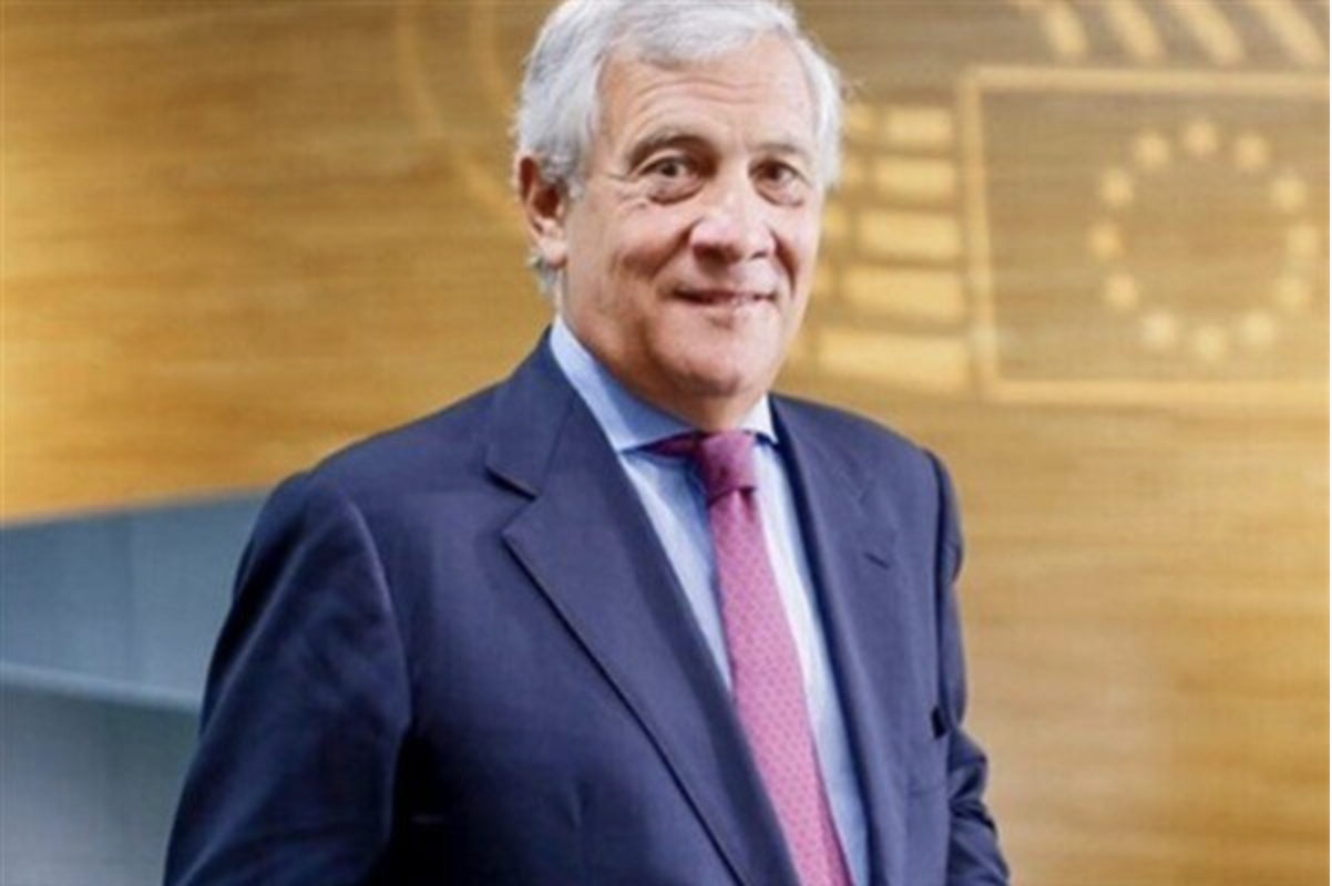 Tajani, Cuerpo ile birlikte firmalarla görüştü<