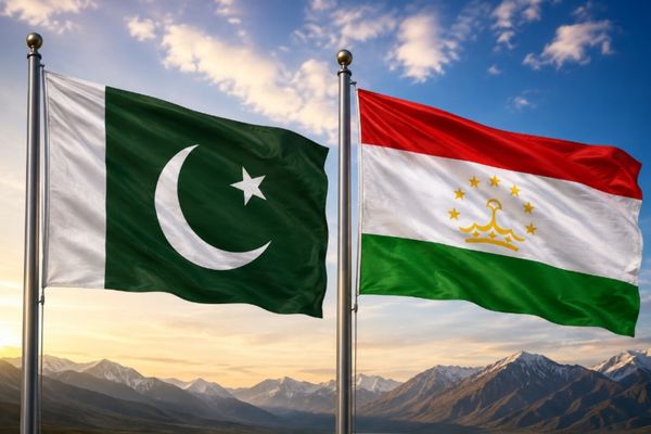 Pakistan ve Tacikistan iş birliğini genişletme mesajı verdi<