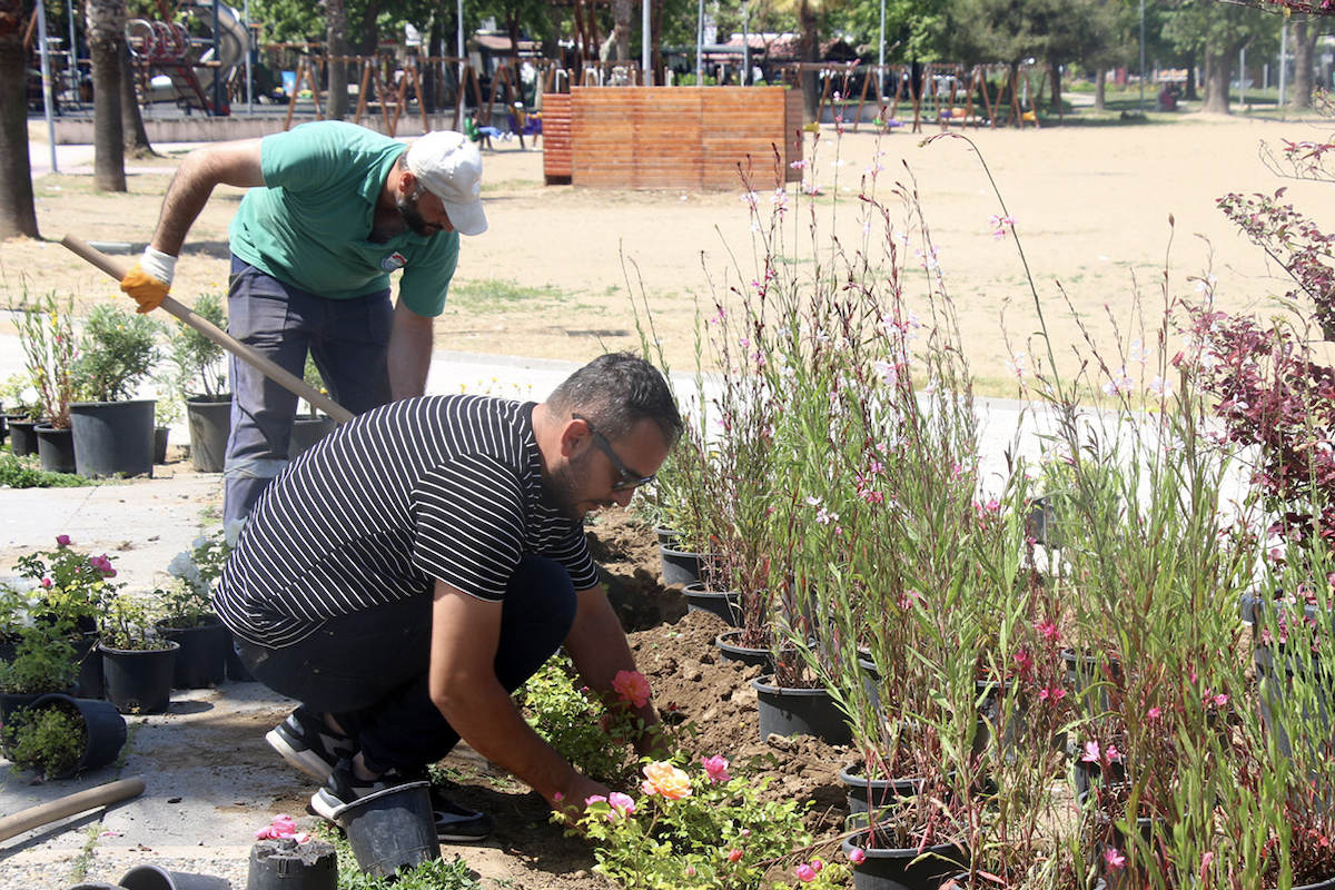 Yalova Belediyesi’nden altyapı ve peyzaj çalışması<