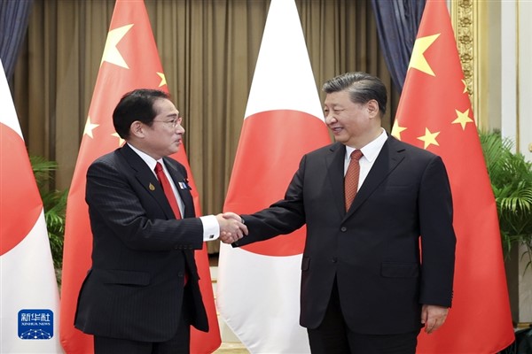 Xi Jinping Japonya, Singapur ve Filipinler liderleriyle görüştü