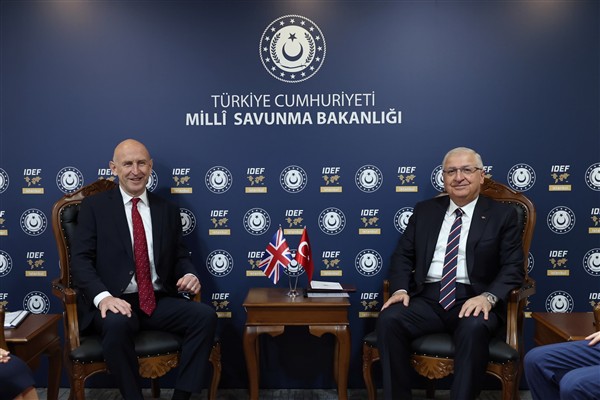 Bakan Güler, Birleşik Krallık Savunma Bakanı Healey ile görüştü 