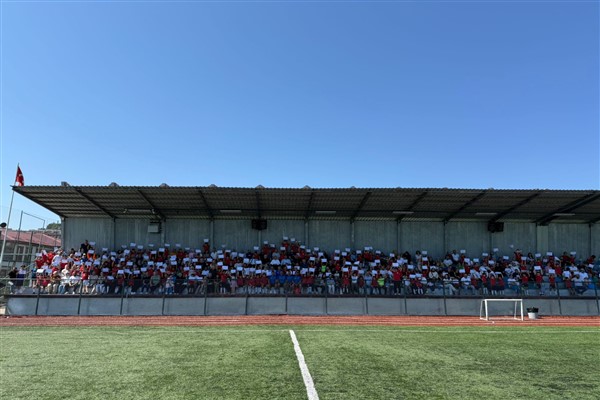 Rize’de Yaz Spor Okulları Sertifika Töreni düzenlendi<