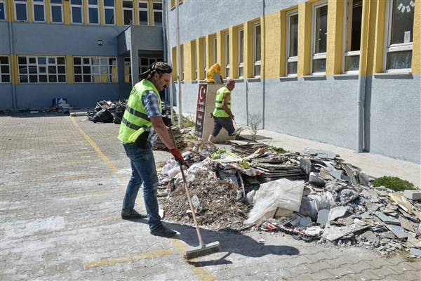 Büyükşehir'den okullarda bakım, onarım ve tadilat çalışması<