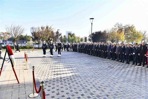 ABB personelleri Atatürk'ü törenle andı<