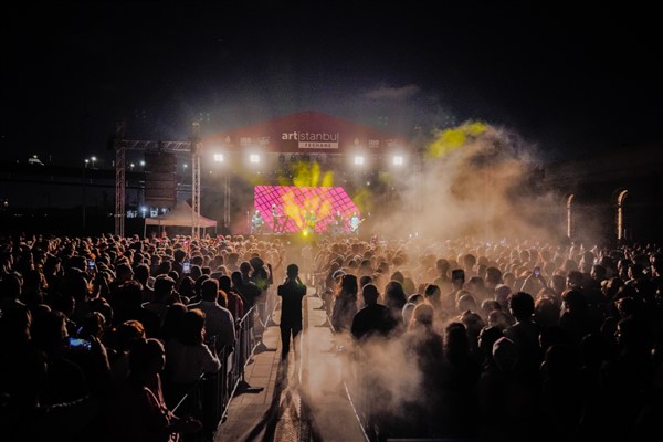 19 Mayıs’ta İstanbul'da sahne gençlerin<