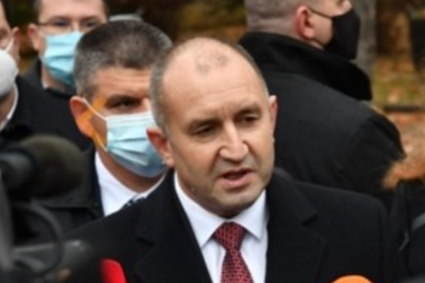 Radev: Yarın Cumhurbaşkanlığı görevinden istifamı sunacağım<