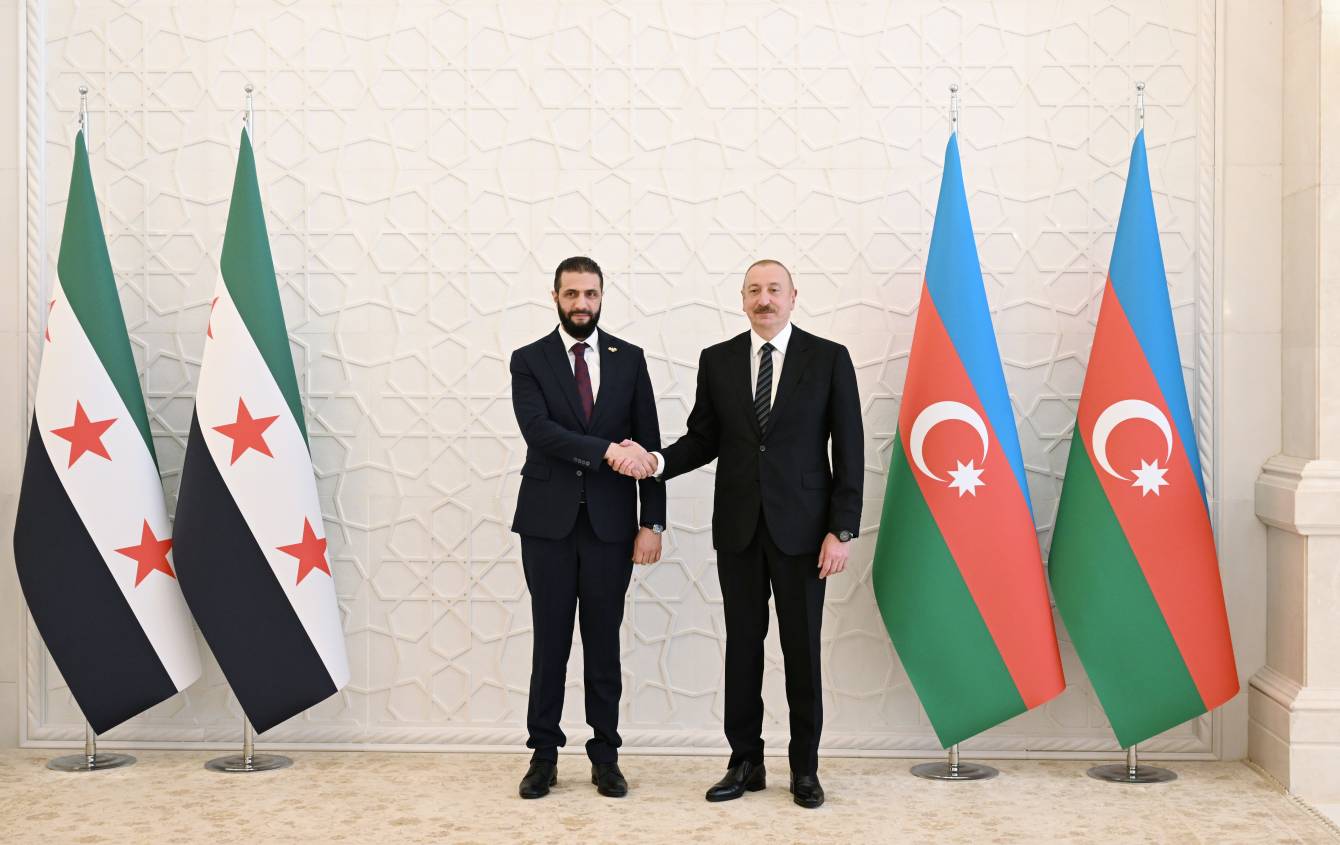 Aliyev, Suriye Arap Cumhuriyeti Geçici Devlet Başkanı el-Şara ile görüştü<
