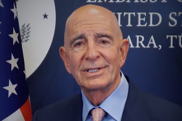 ABD’li Büyükelçi Barrack’tan Anma Günü mesajı<