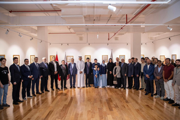 Adil-i Mutlak Hat Eserleri Sergisi Katar’a taşındı..