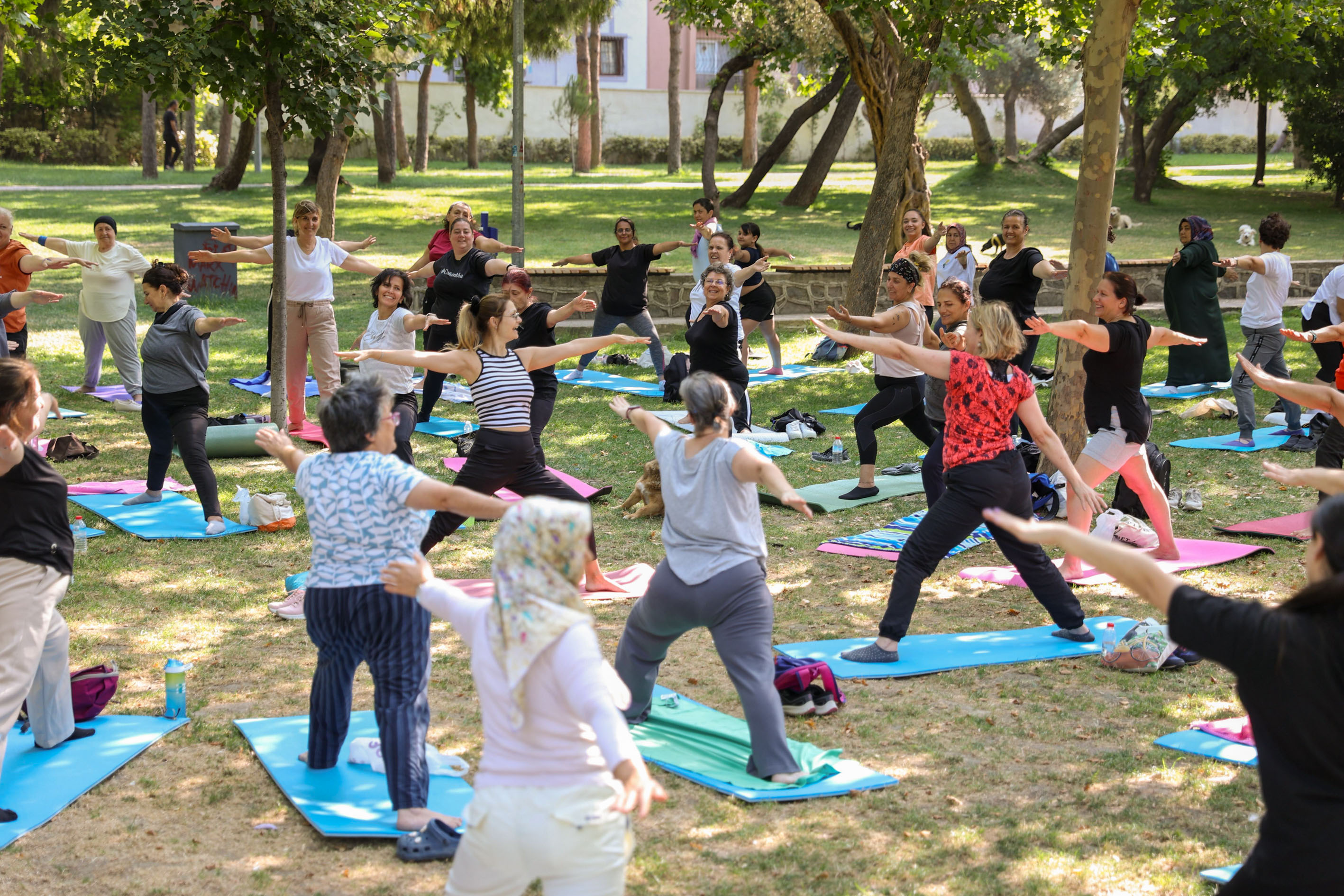 Buca’da yoga, pilates ve zumba dersleri açık alana taşındı<