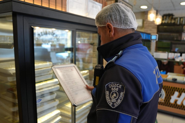 Düzce Zabıtasından işletmelere yönelik denetim<