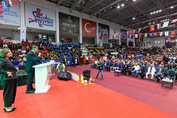 Başkan Tugay’dan İzmirli sporculara destek <