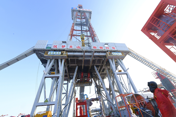 Xinjiang’daki Tianshan Gaz Sahası’nda üretim 1 milyar metreküpe ulaştı<