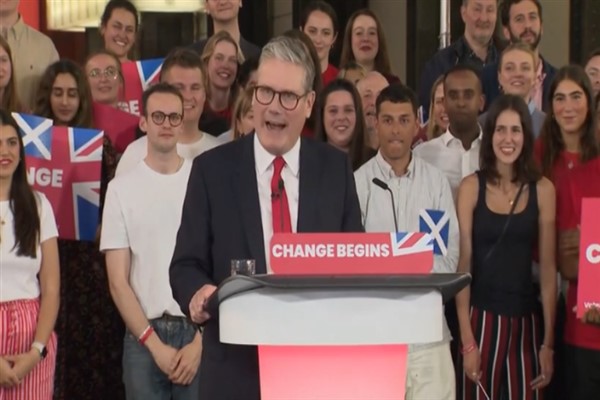 İngiltere Başbakanı Starmer, istifa etmeyi planlamıyor