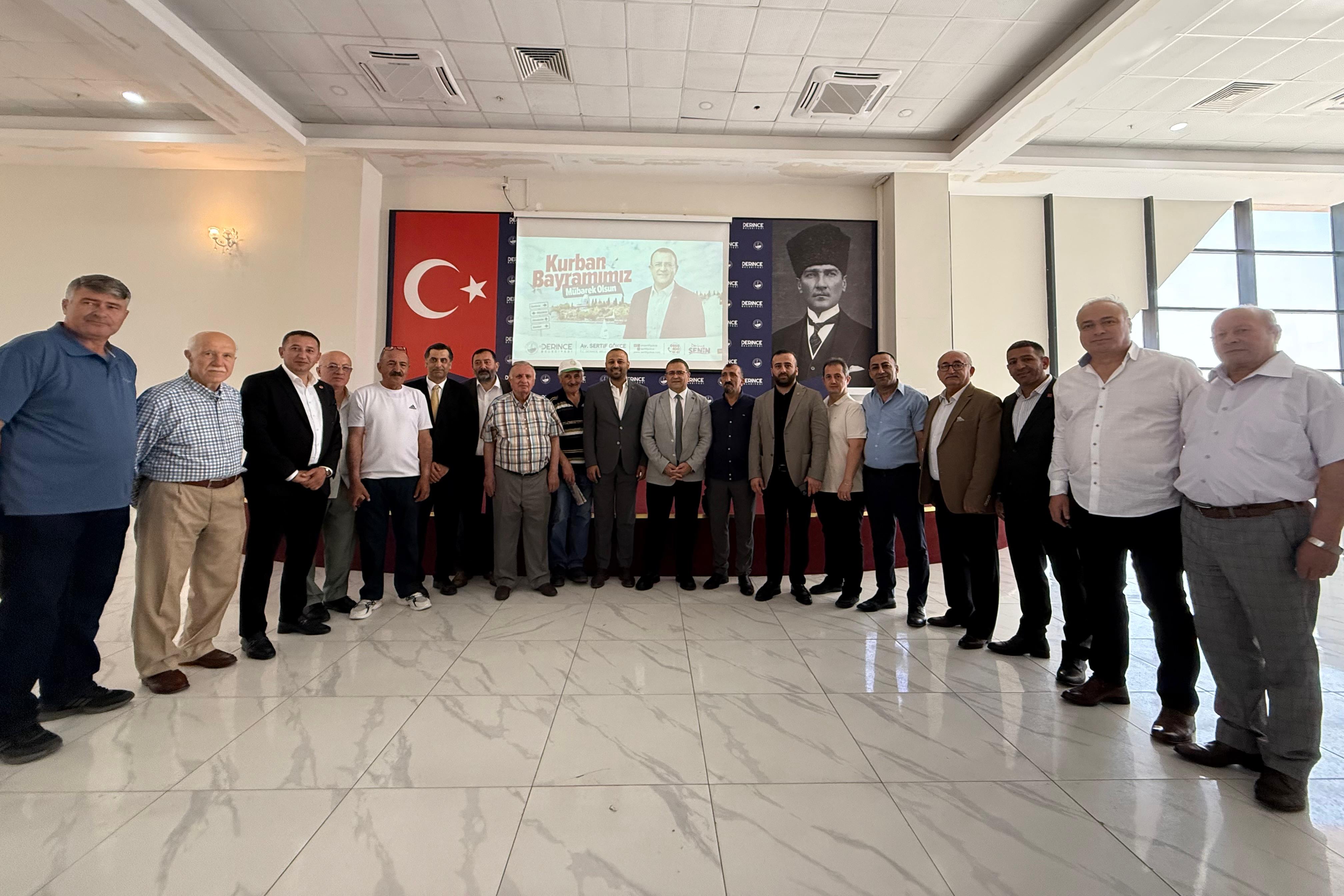 Başkan Gökçe, ilçe halkı ile bayramlaştı<