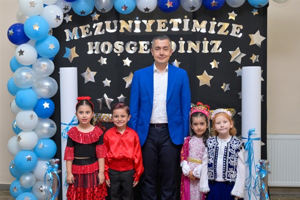 Aksoy, kreş öğrencilerinin mezuniyetine katıldı <