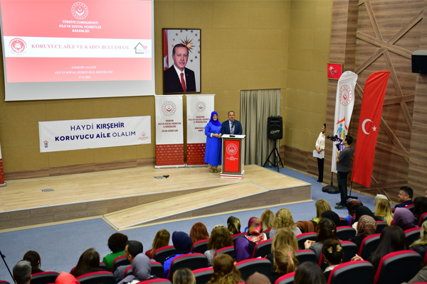 Kırşehir'de Koruyucu Aile Farkındalık Toplantısı yapıldı<