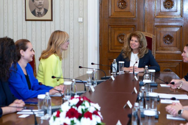 Yotova, AB Komiseri Zaharieva ile Avrupa'nın rekabet gücünü görüştü<